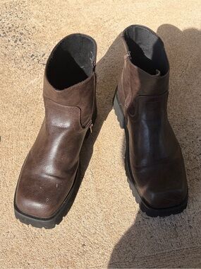 Men's Brown Leather Ankle Work Boots with Side Zip ASOS men’s 11 great condition
